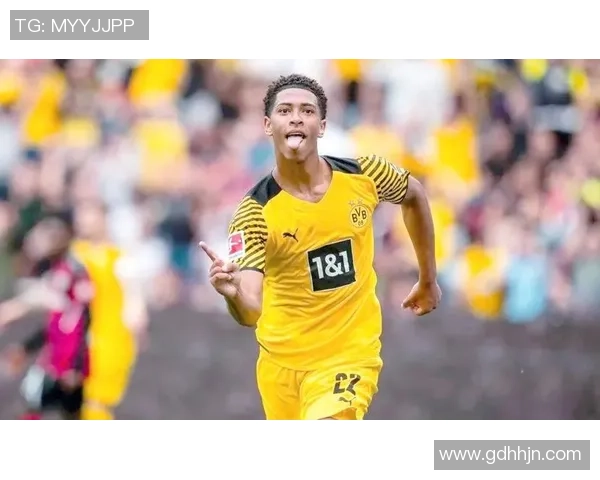 足球新星ZKA崛起成全球焦点助力球队赢得冠军荣誉备受瞩目